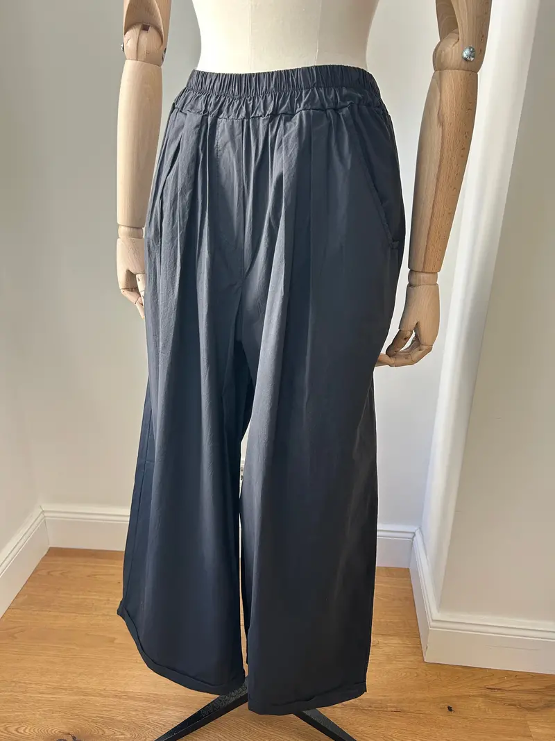 Black Palazzo-Style Lightweight Culotte 1