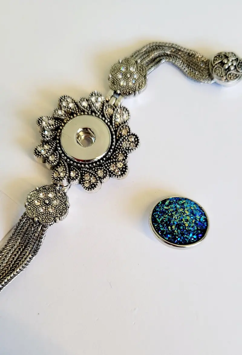 Modular Metal Bracelet With Interchangeable Snap Charms 1